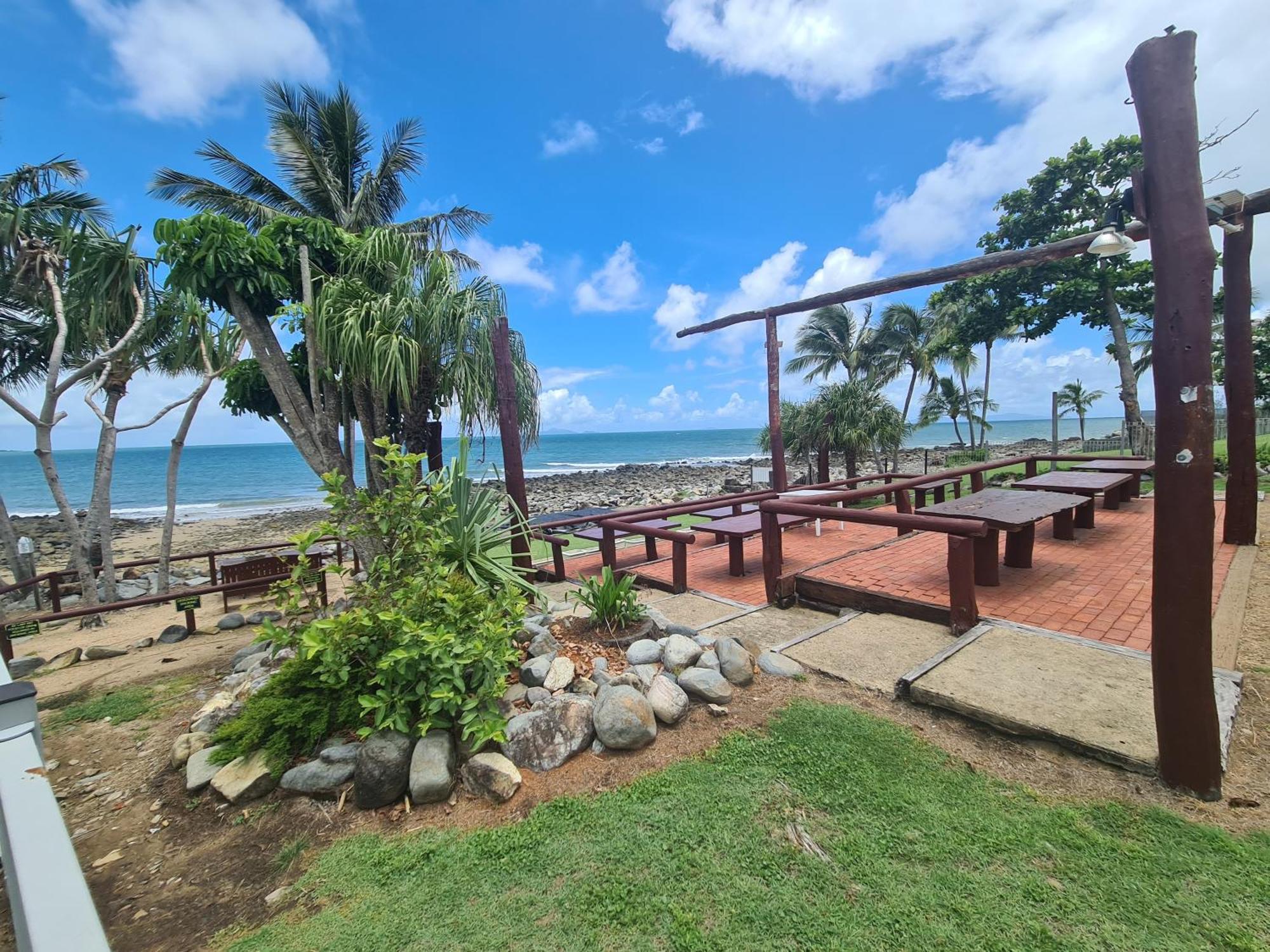 Dolphin Heads - Resort Unit - Absolute Beachfront! - Whitsunday Getaway! Mackay Exterior foto