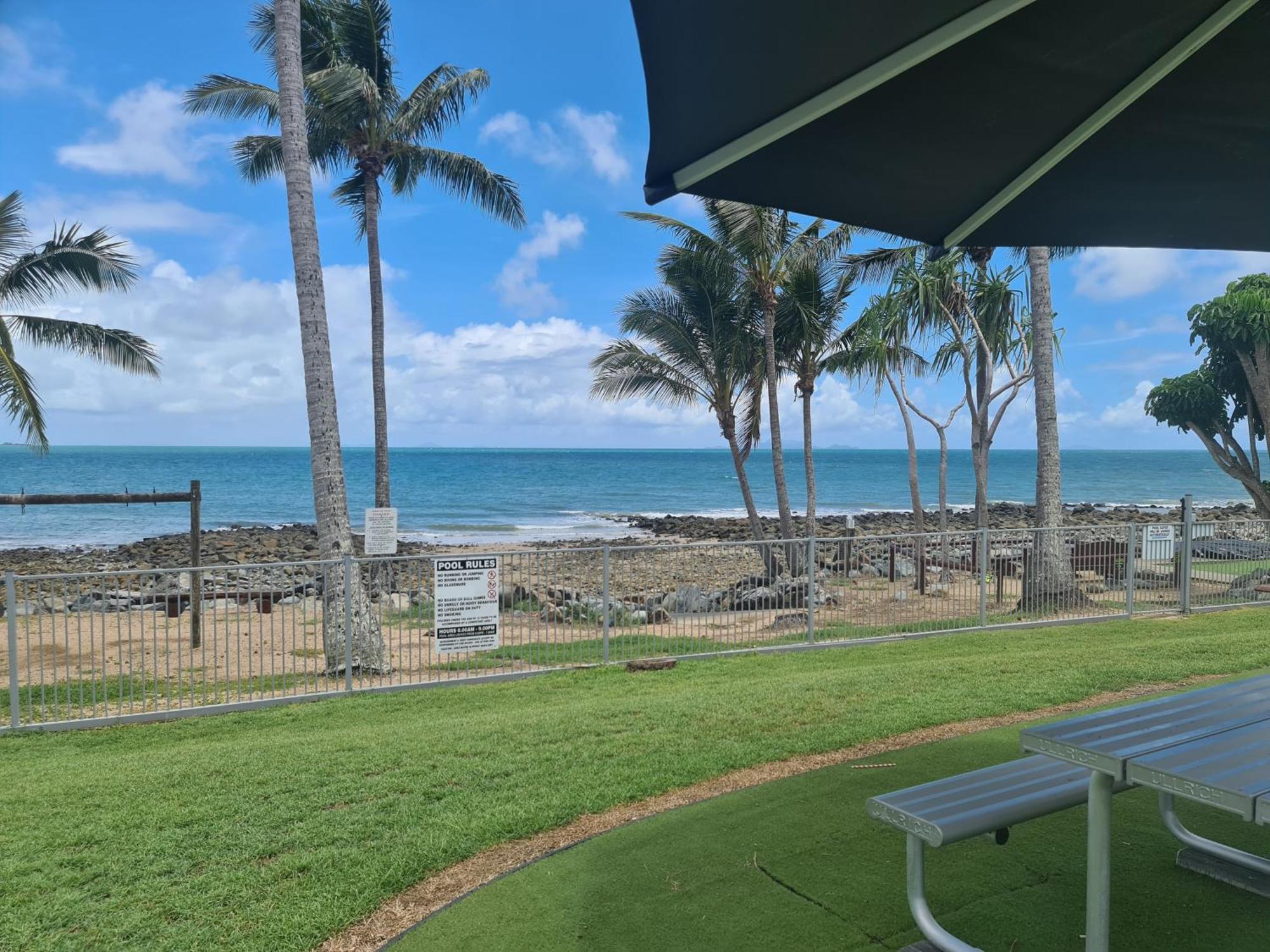 Dolphin Heads - Resort Unit - Absolute Beachfront! - Whitsunday Getaway! Mackay Exterior foto